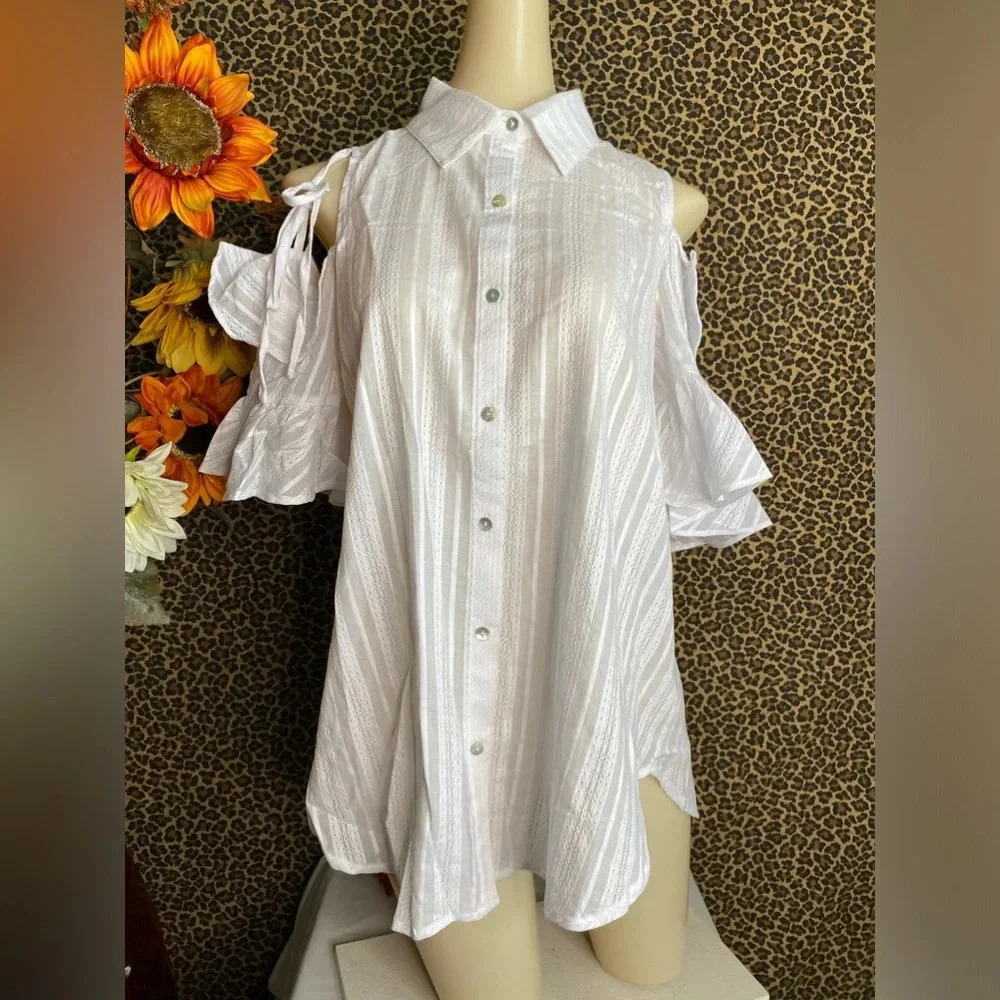 🌴3/$30🌴DOE & RAE White Button Down Cold Shoulder Short Sleeve Blouse NWT